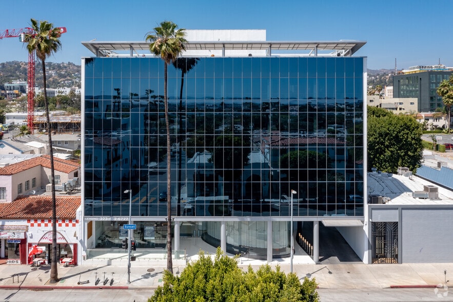 More Photos Of 6565 W Sunset Blvd, Hollywood Office For Lease