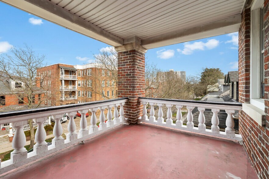 More Photos Of 625 W Princess Anne Rd, Norfolk Apartments For Sale