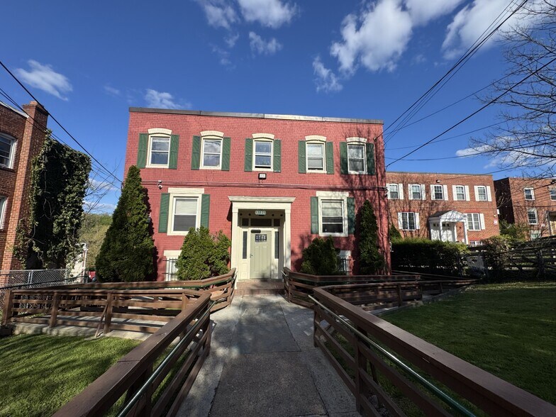 Primary Photo Of 3130 Buena Vista Ter SE, Washington Apartments For Sale