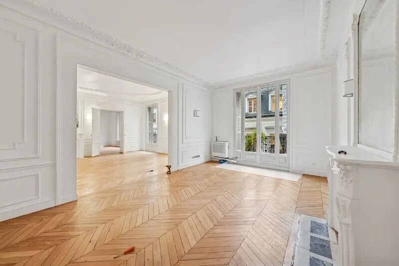 More Photos Of 30 Rue De Miromesnil, Paris Office For Sale