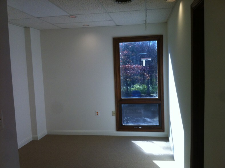 More Photos Of 4248-4250 Chain Bridge Rd, Fairfax Medical For Lease