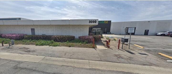 More Photos Of 3090 E Airport Way, Long Beach Warehouse For Lease
