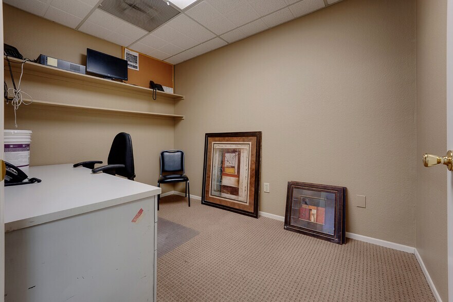 More Photos Of 1344 W 6th St, Corona Office For Sale
