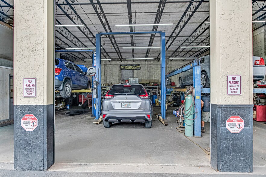 More Photos Of 925 N Federal Hwy, Boynton Beach Auto Repair For Sale