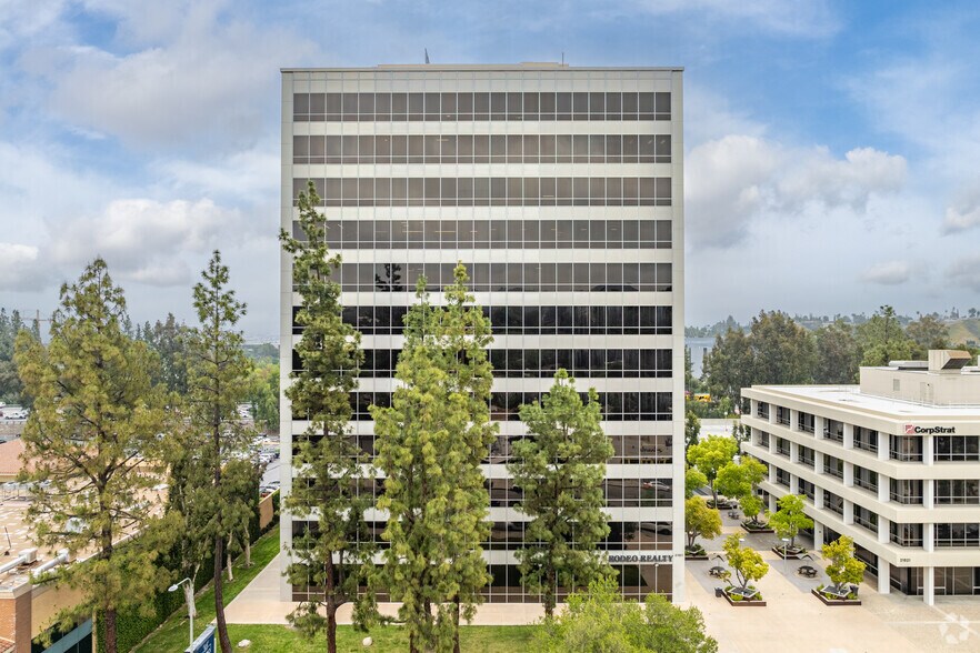 More Photos Of 21031 Ventura Blvd, Woodland Hills Office For Lease