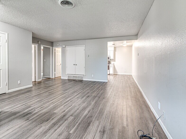 More Photos Of 1220 SE 9th St, Pryor Apartments For Sale