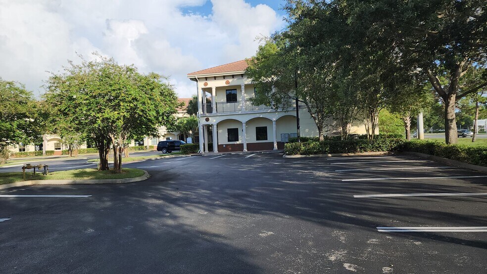More Photos Of 1400 Hillmoor Dr, Port Saint Lucie Medical For Sale