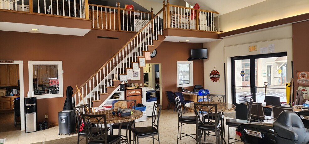 More Photos Of 4579 Lake Rd S, Brockport Auto Dealership For Lease