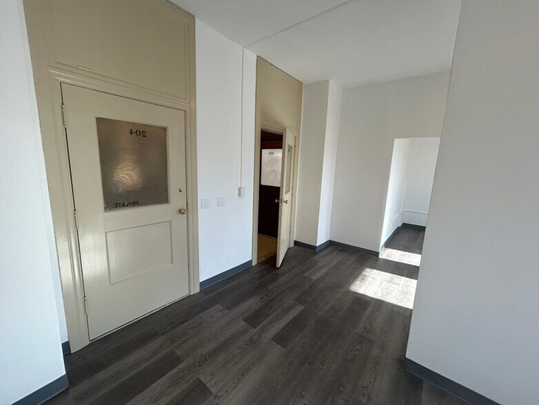 More Photos Of 1606 Stockton St, San Francisco Office For Lease