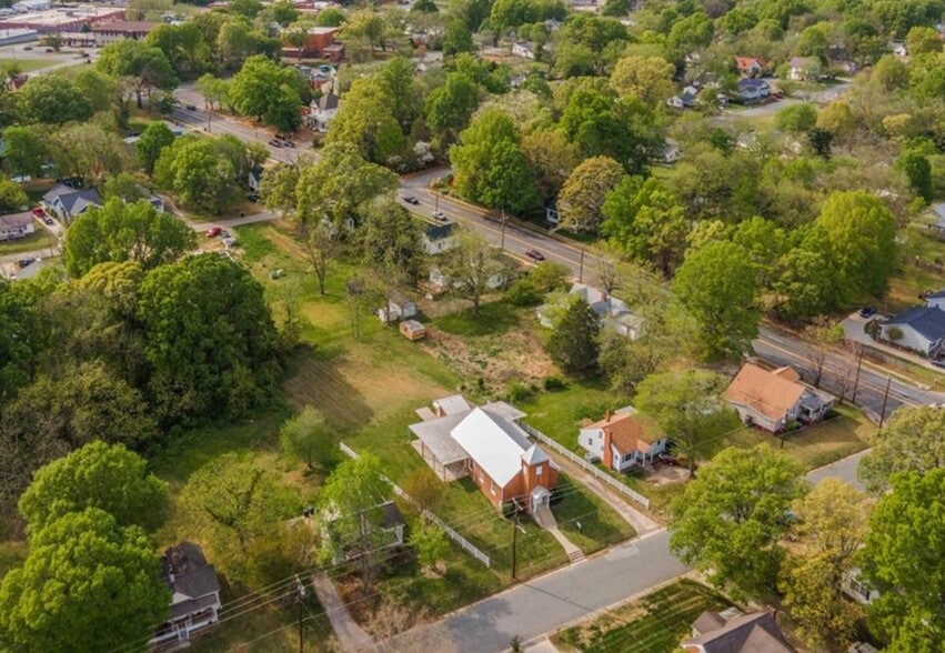 More Photos Of 511 James St, Burlington Religious Facility For Sale