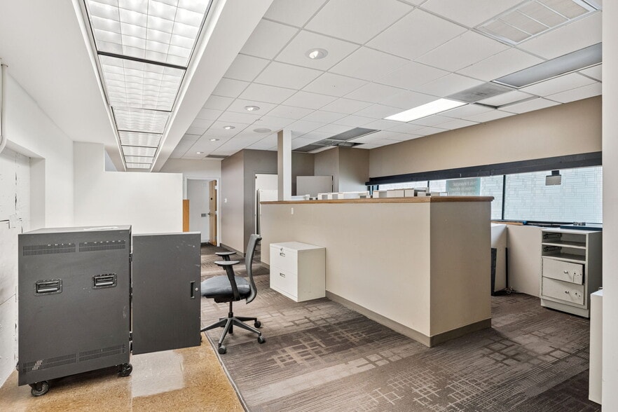 More Photos Of 555 S Hunt Club Blvd, Apopka Bank For Lease
