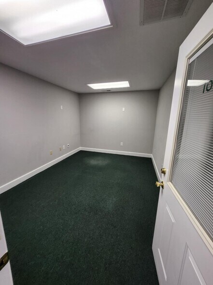 More Photos Of 223 N Main St, Franklin Office For Lease