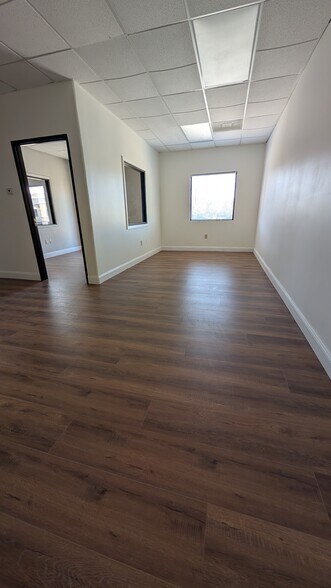 More Photos Of 20550 Townsen Blvd, Humble Office For Sale