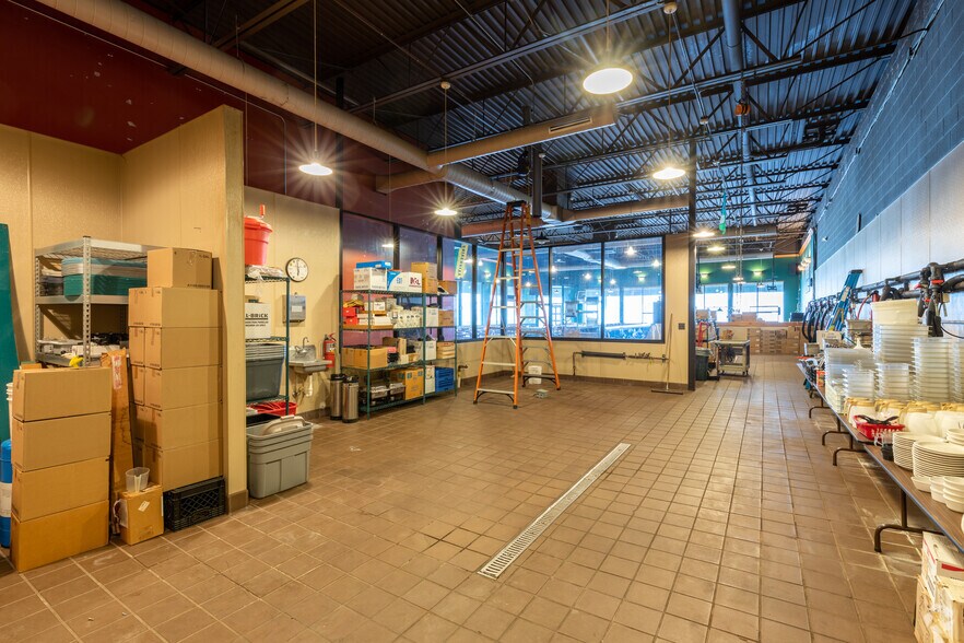 More Photos Of 1660 Fort St, Lincoln Park Bar For Sale