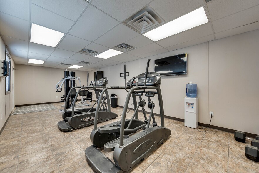 More Photos Of 8 County Road 433 E, Orla Trailer Camper Park For Sale