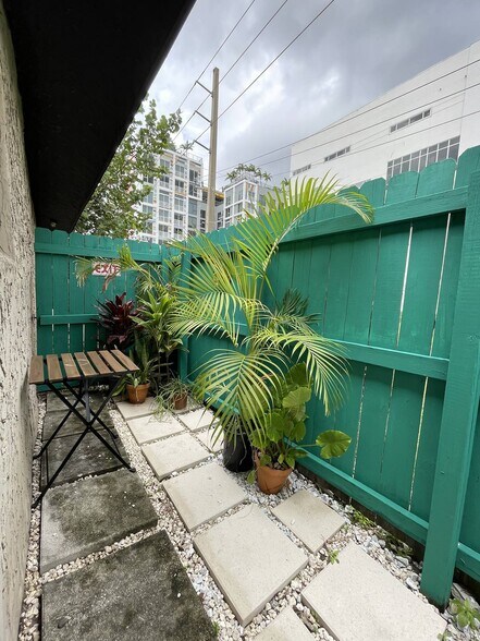 More Photos Of 118 NW 24th St, Miami Apartments For Sale