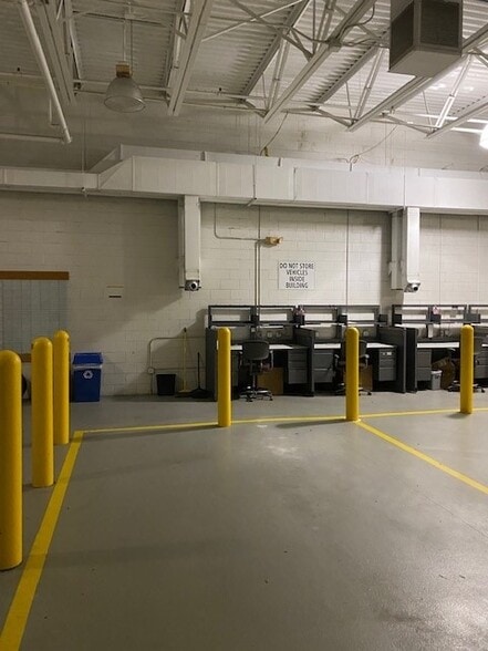 More Photos Of 3710 W Commercial Blvd, Tamarac Light Distribution For Sale