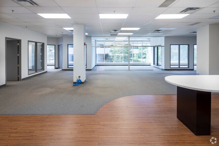 More Photos Of 90 Allstate Pky, Markham Unknown For Lease