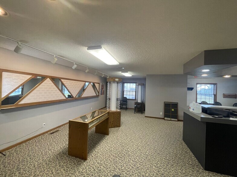 More Photos Of 1302 S Broadway St, Toledo Medical For Sale