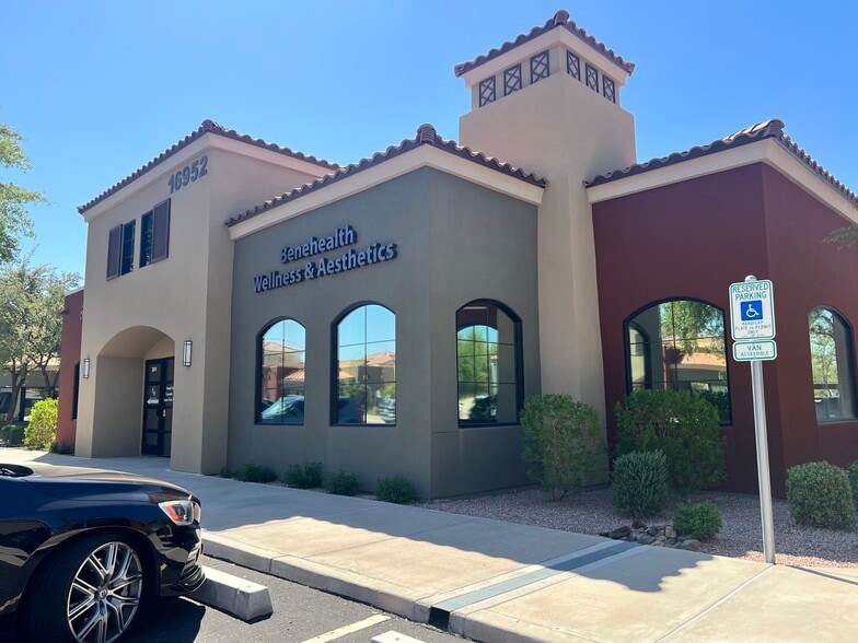 Primary Photo Of 16952 W Bell Rd, Surprise Medical For Lease