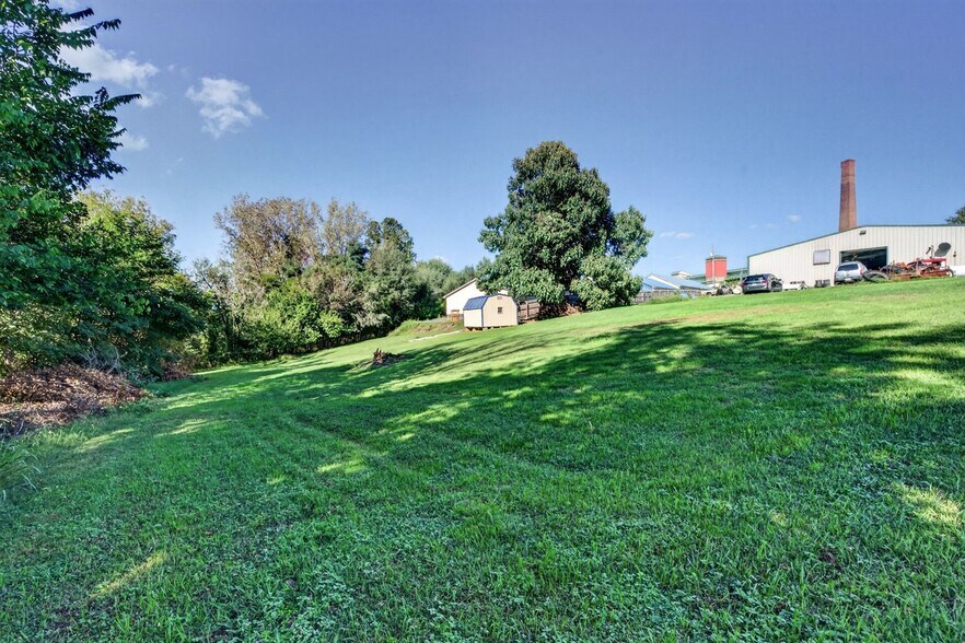 More Photos Of 211 Tannery Rd, Luray Warehouse For Sale
