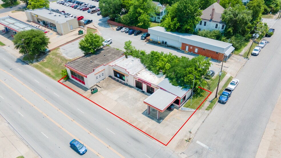 More Photos Of 919 11th St, Huntsville Freestanding For Sale