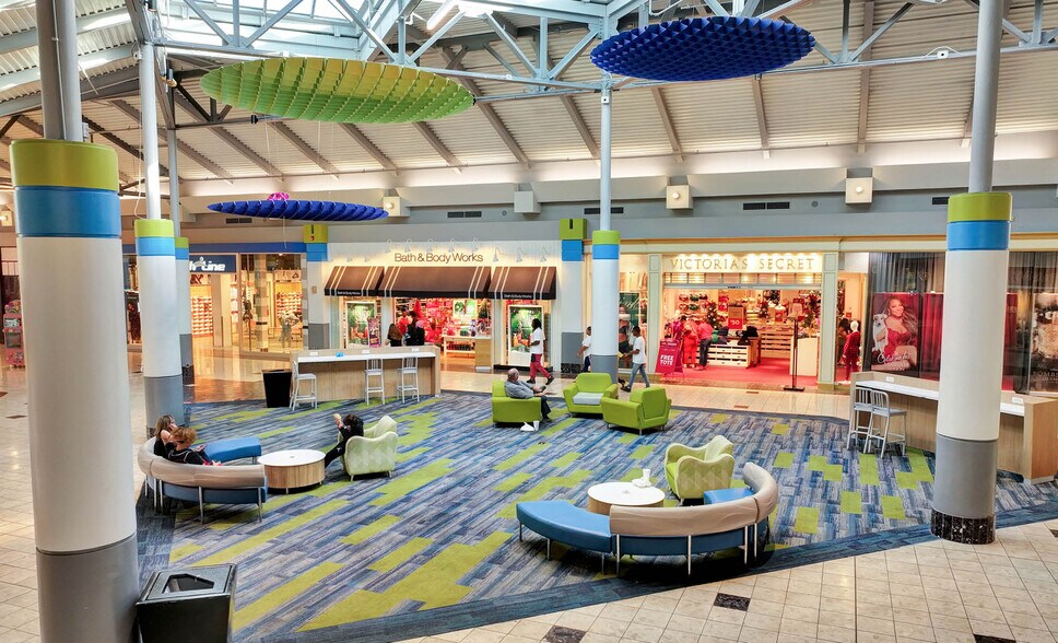 More Photos Of 2922-2930 Watson Blvd, Centerville Storefront For Sale