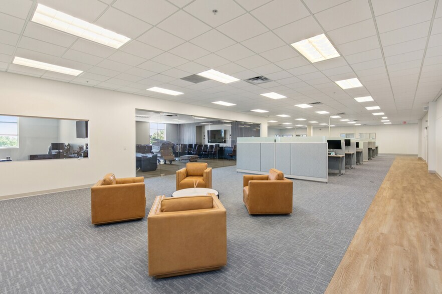 More Photos Of 8850 NW 62nd Ave, Johnston Office For Lease