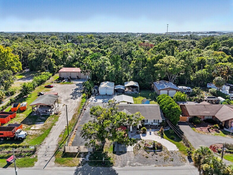 More Photos Of 7813 Leo Kidd Ave, Port Richey Flex For Sale