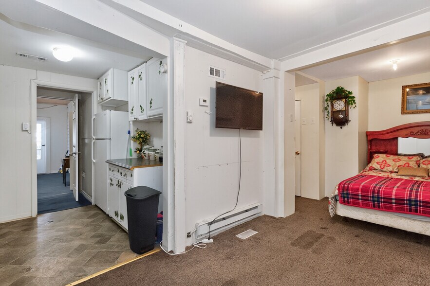 More Photos Of 41 Chestnut St, Amsterdam Storefront Retail Residential For Sale