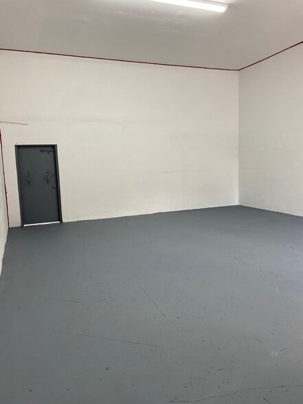 More Photos Of 131 NW 16th St, Pompano Beach Warehouse For Lease