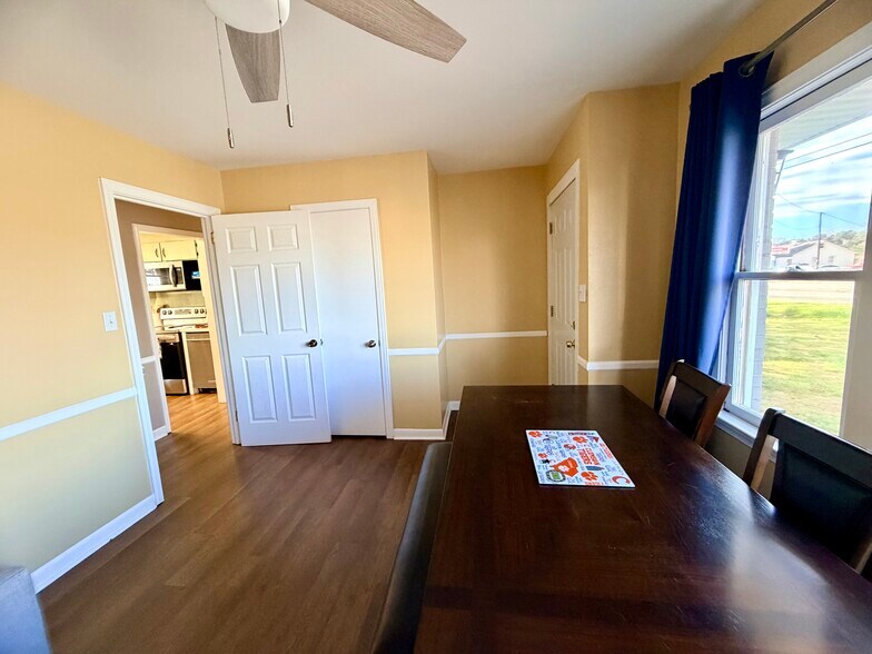 More Photos Of 1400 Pearman Dairy Rd, Anderson Office For Sale