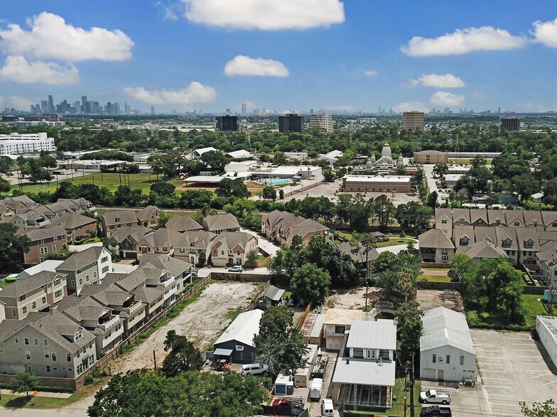 More Photos Of 963 Judiway St, Houston General Retail For Lease