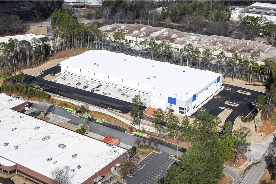 More Photos Of 7515 New Boyd Rd, Suwanee Distribution For Lease