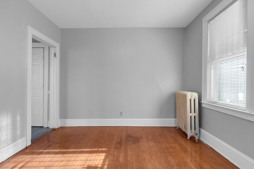 More Photos Of 45 School St, Hartford Apartments For Sale