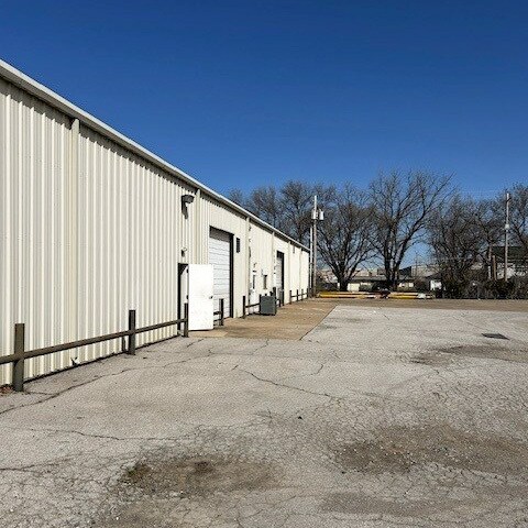 More Photos Of 1245 N Garnett Rd, Tulsa Warehouse For Lease