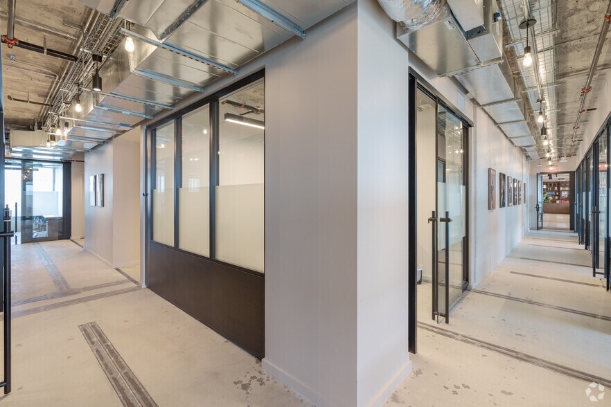 More Photos Of 100 N Biscayne Blvd, Miami Office For Lease