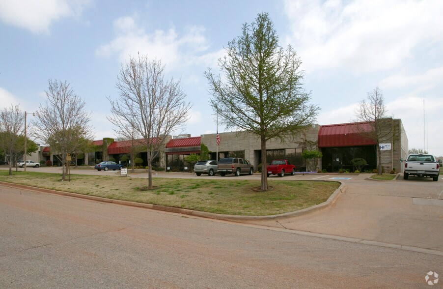 More Photos Of 7700 N Hudson Ave, Oklahoma City Light Manufacturing For Lease