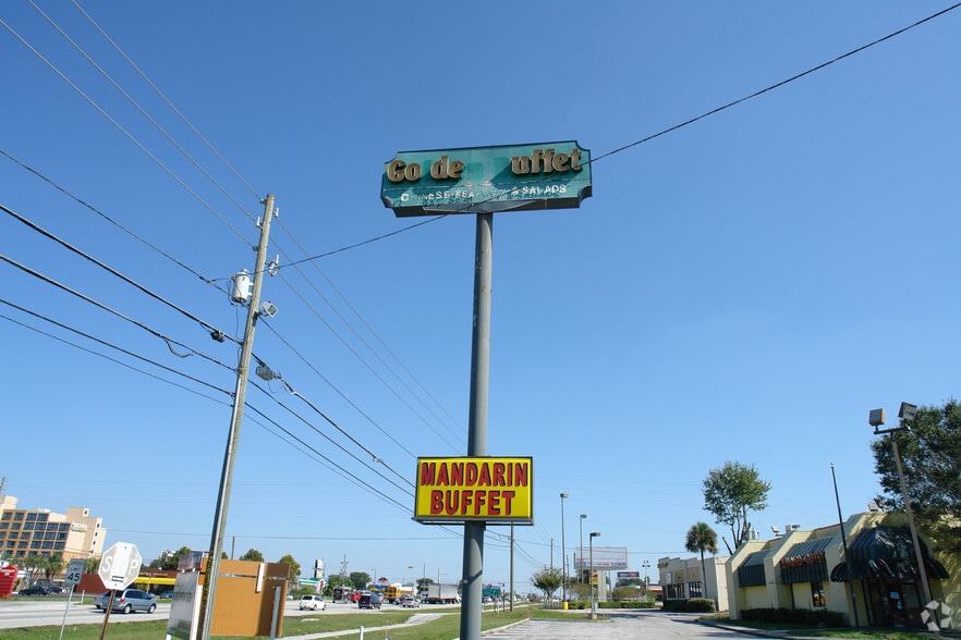 More Photos Of 11680 E Colonial Dr, Orlando Restaurant For Sale