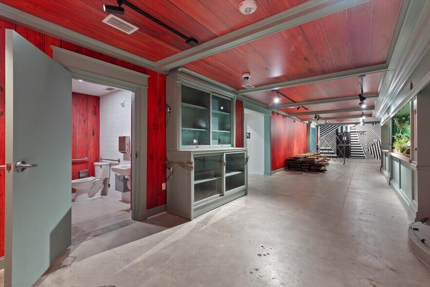 More Photos Of 3800 N Nebraska Ave, Tampa Freestanding For Sale