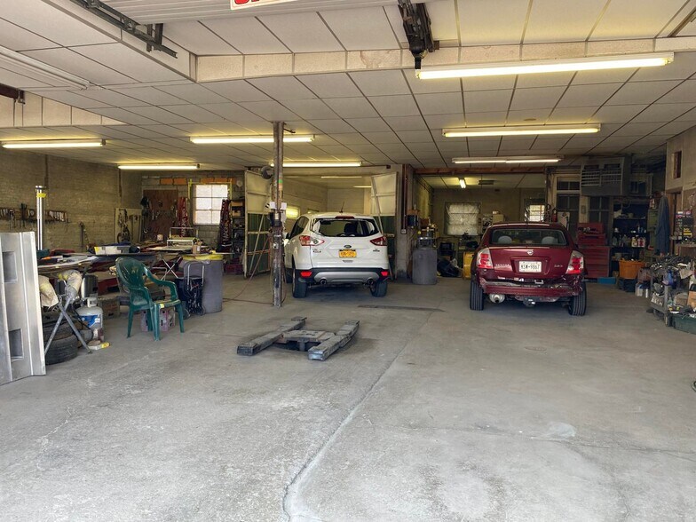 More Photos Of 124 West St, Albany Auto Repair For Sale