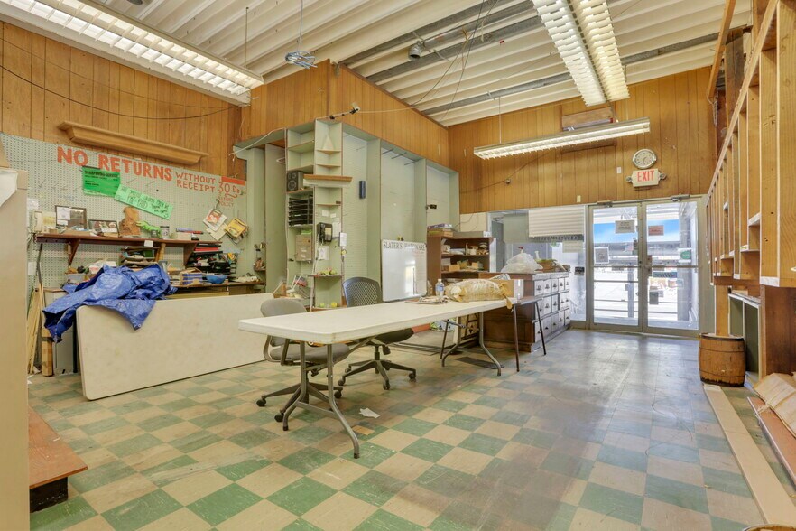 More Photos Of , Lancaster General Retail For Sale