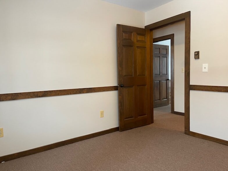 More Photos Of 1160 Putnam Pike, Chepachet Office For Lease