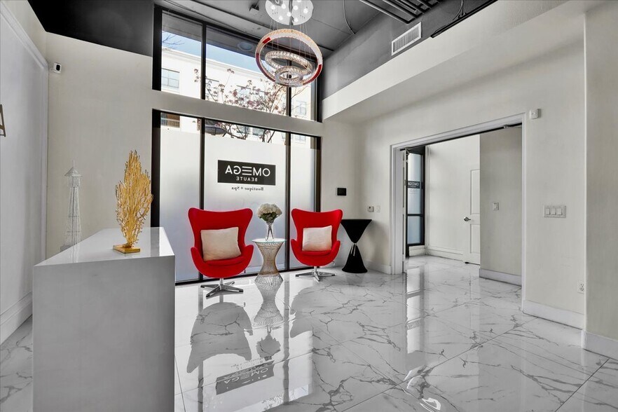 More Photos Of 300 E 4th St, Long Beach Apartments For Sale
