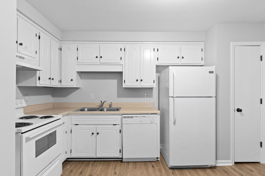 More Photos Of 155 Jack Miller Blvd, Clarksville Apartments For Sale