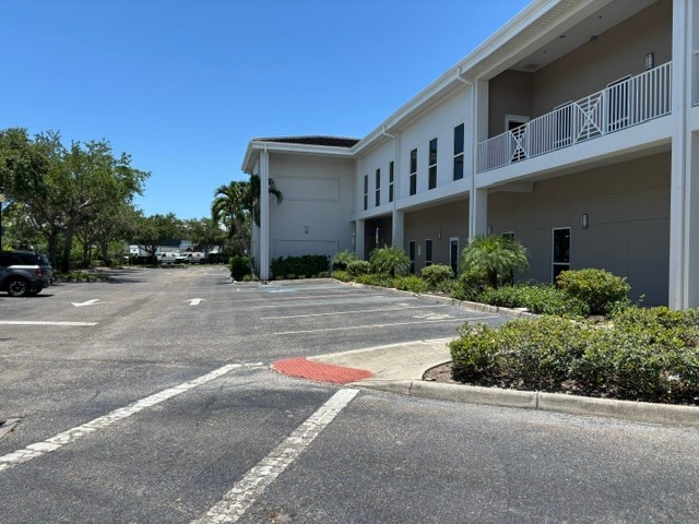 More Photos Of 8221-8249 Vicela Dr, Sarasota Office For Sale