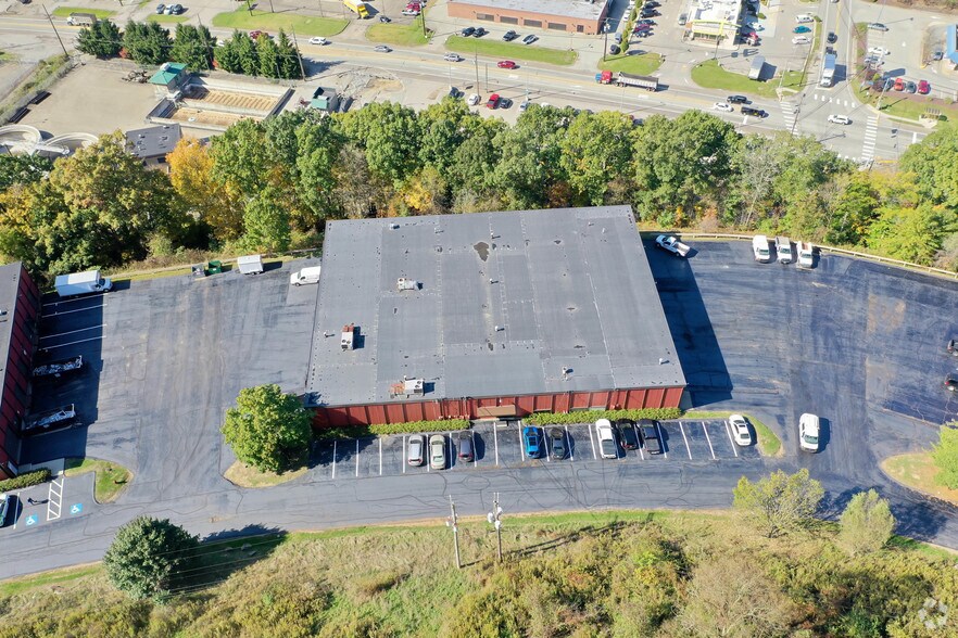 More Photos Of 700 Plum Industrial Ct, Plum Flex For Lease