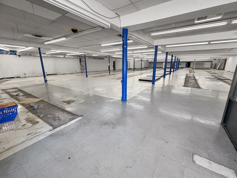More Photos Of 425 Camden Rd, Huntington Drugstore For Sale