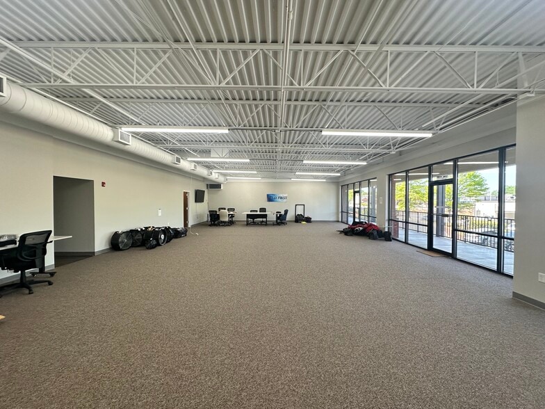 More Photos Of 540 Lake Center Pky, Cumming Office For Lease