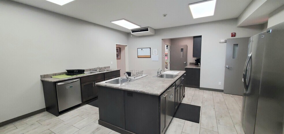 More Photos Of 404 W 7th St, Hays Sorority Fraternity House For Sale